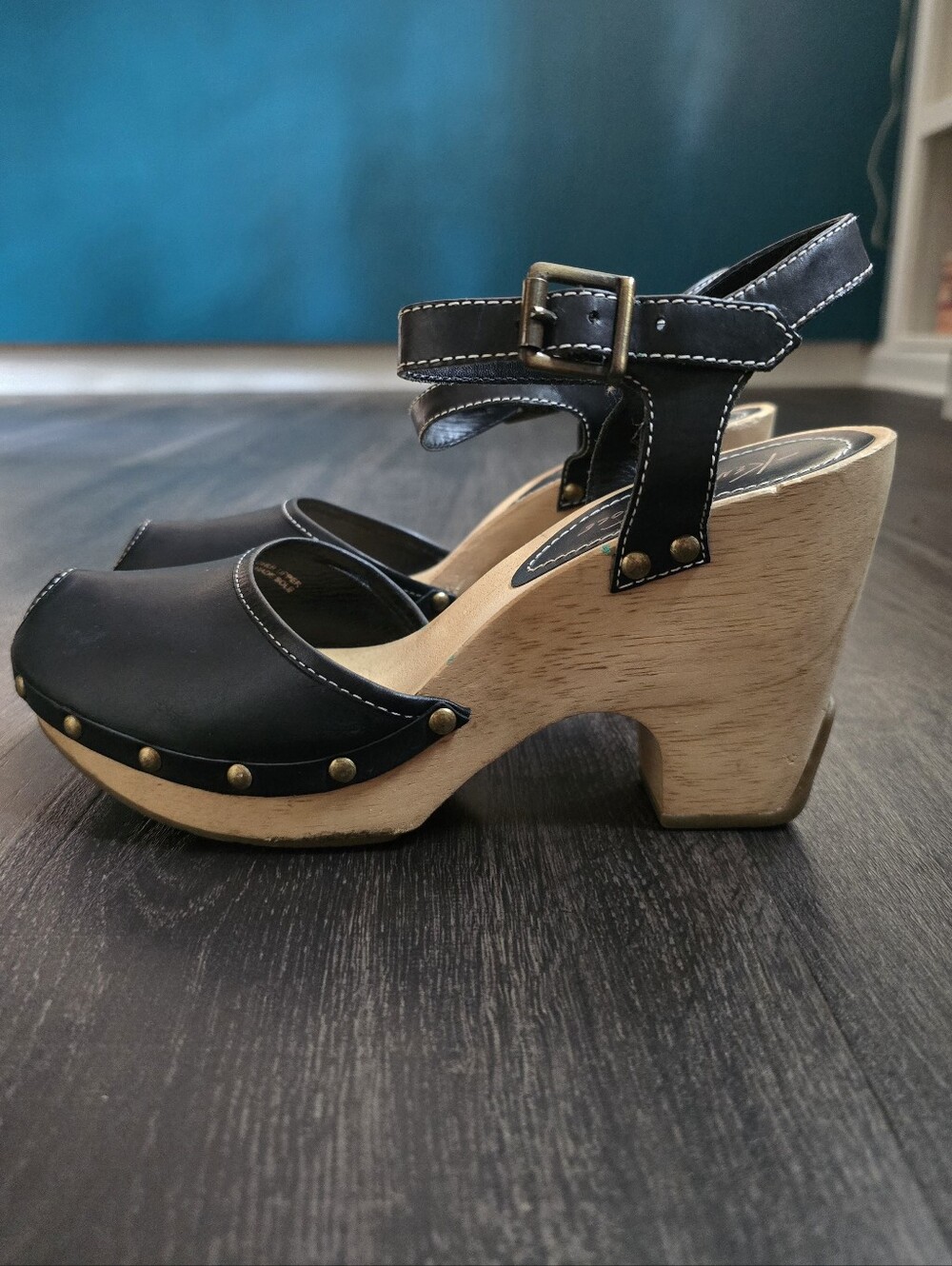 Kenneth Cole New York Wooden Clog Sandals Black Leather Peep Toe Heel Sz 9